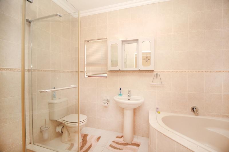 5 Bedroom Property for Sale in Fraaiuitsig Western Cape